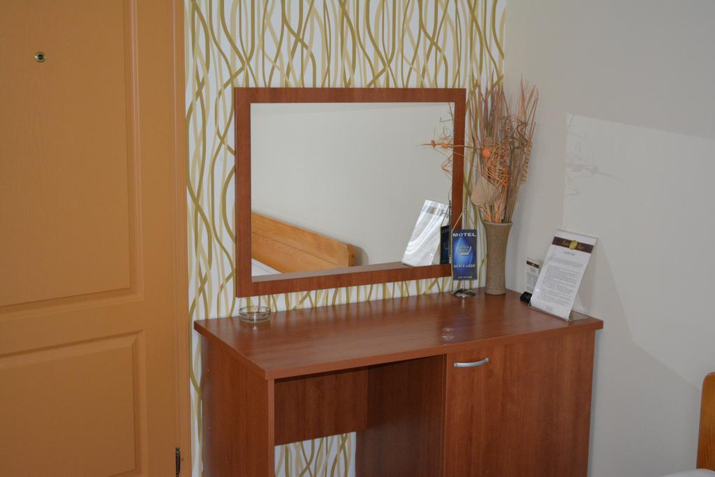 Motel Braca Lazic Биелина Екстериор снимка