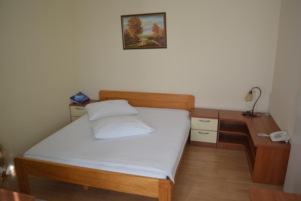 Motel Braca Lazic Биелина Екстериор снимка