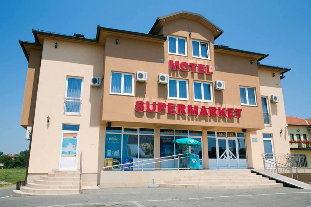 Motel Braca Lazic Биелина Екстериор снимка
