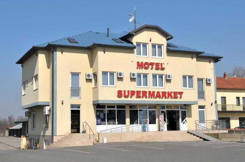 Motel Braca Lazic Биелина Екстериор снимка
